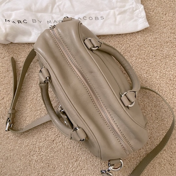 Marc By Marc Jacobs Leather Sling Bag - Picture 9 of 11